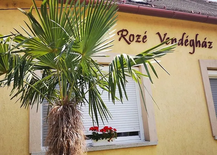 Guest house Roze Vendeghaz 3*